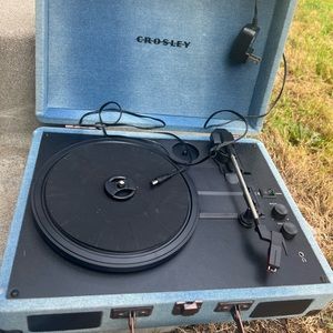 Vintage Crosley Vinyl Player